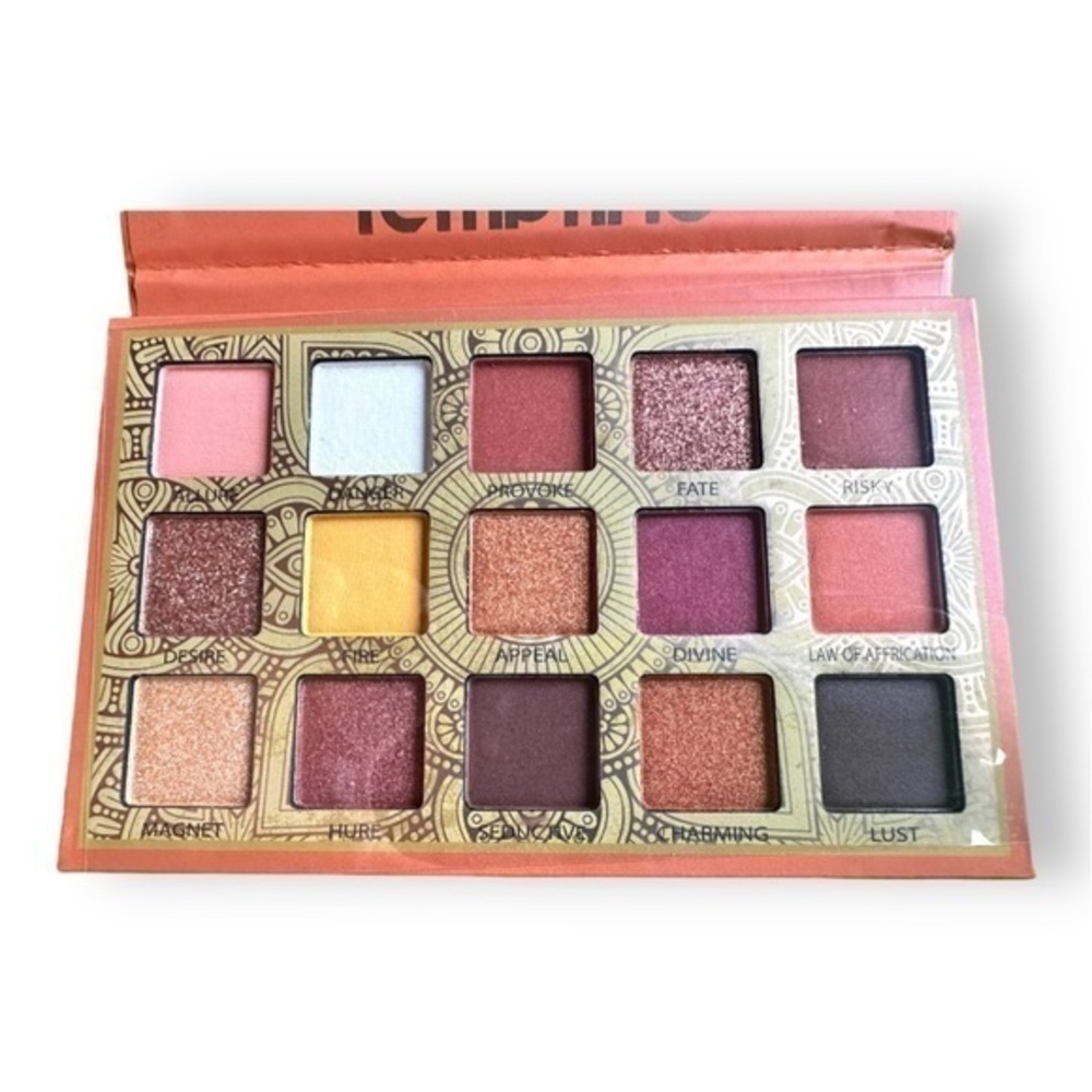 🆕 NWT *Host Pick* Tempting TrendBeauty Eyeshadow Palette